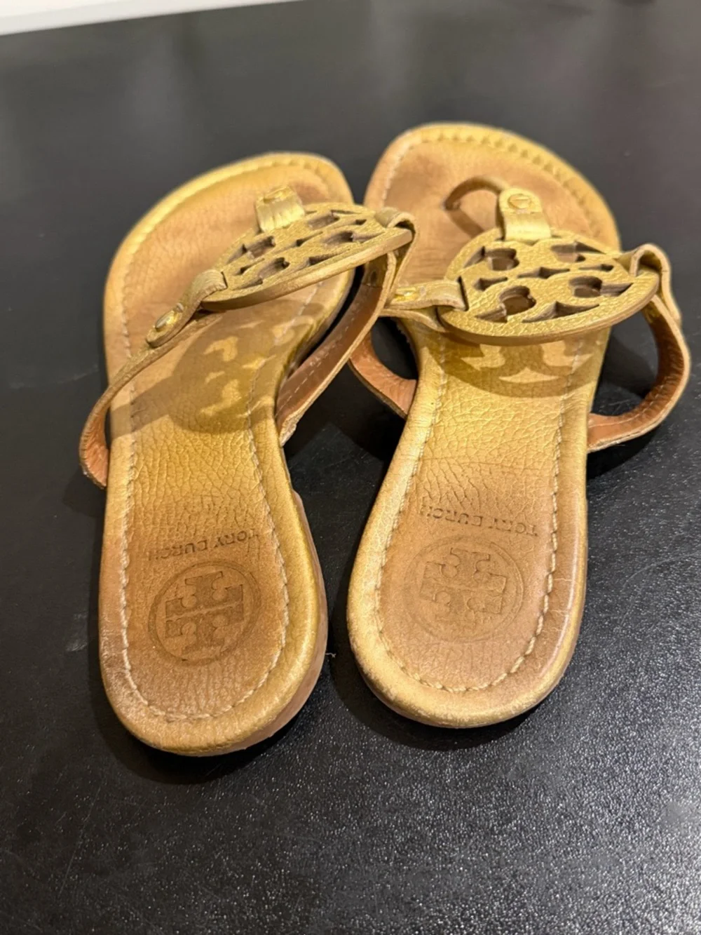 Tory Burch Gold Leather Cutout Medallion Toe-Post Sandals size 8 imported